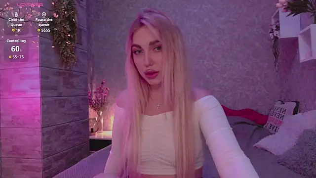 Snapshot of Mika_Rayy chatting on September 28, 5:40 pm Mika Rayy online show from September 28, 5:40 pm