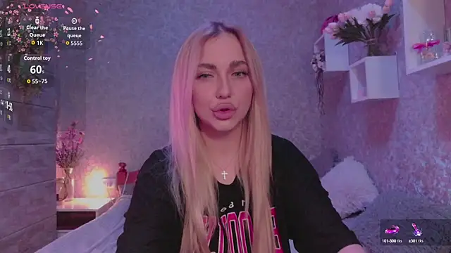 Snapshot of Mika_Rayy chatting on October 4, 5:44 pm Mika Rayy online show from October 4, 5:44 pm