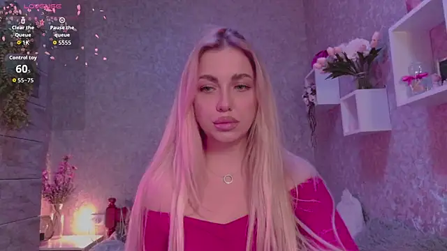 Snapshot of Mika_Rayy chatting on October 10, 6:18 pm Mika Rayy online show from October 10, 6:18 pm