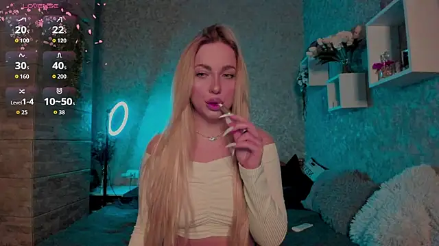 Snapshot of Mika_Rayy chatting on October 31, 5:03 pm Mika Rayy online show from October 31, 5:03 pm