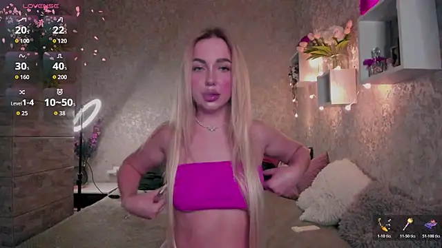 Snapshot of Mika_Rayy chatting on November 14, 9:57 pm Mika Rayy online show from November 14, 9:57 pm