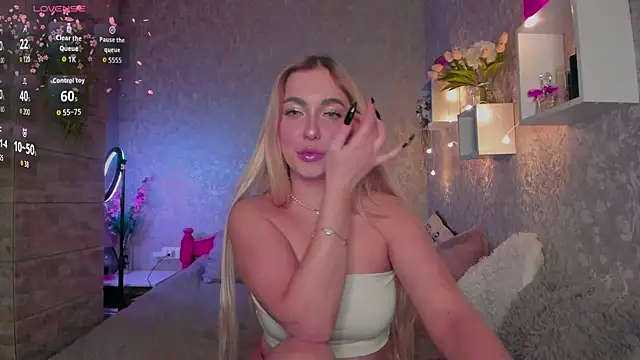 Snapshot of Mika_Rayy chatting on November 25, 8:20 pm Mika Rayy online show from November 25, 8:20 pm