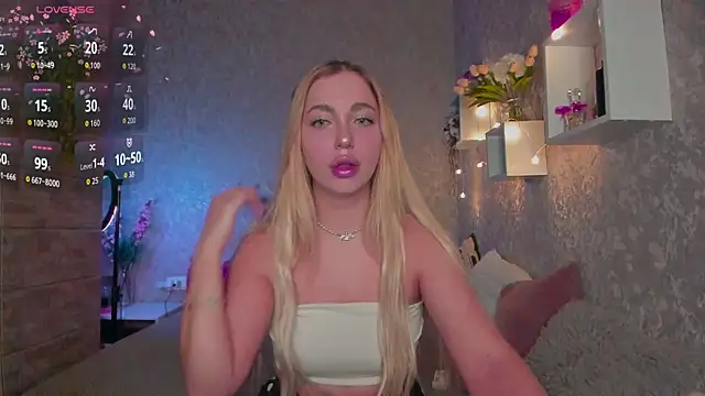 Snapshot of Mika_Rayy chatting on November 27, 4:47 am Mika Rayy online show from November 27, 4:47 am