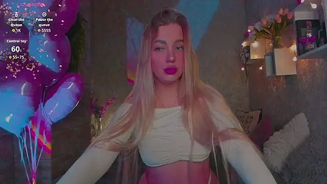 Snapshot of Mika_Rayy chatting on February 20, 5:13 pm Mika Rayy online show from February 20, 5:13 pm