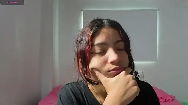 Lovelyamyy online show from November 24, 12:49 pm