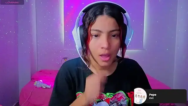 Lovelyamyy online show from December 13, 10:15 pm