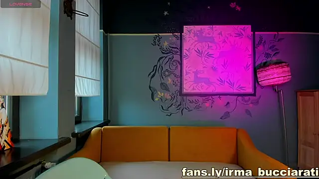 Snapshot of irm_bucciarati chatting on October 23, 8:13 am irm bucciarati online show from October 23, 8:13 am