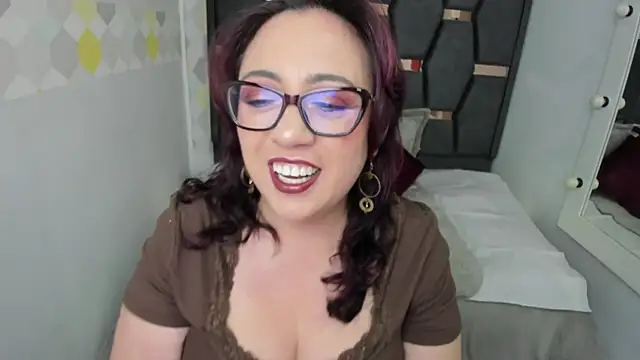 Victoria Adamns online show from October 1, 12:00 pm