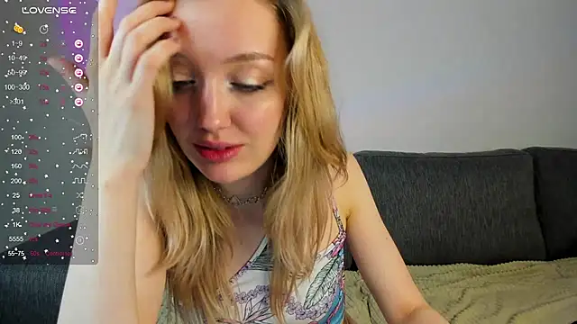 Snapshot of Sofie_Ross chatting on February 25, 7:31 am Sofie Ross online show from February 25, 7:31 am