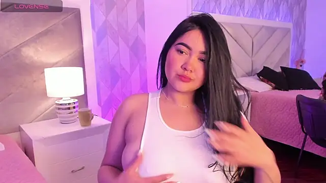 Sara  collins   online show from January 25, 12:26 pm