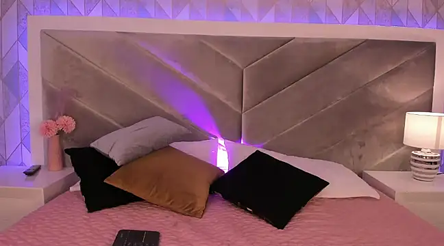 Sara  collins   online show from February 4, 4:50 pm