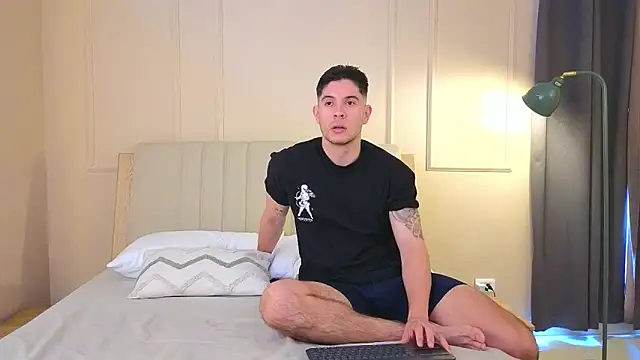Snapshot of mr_danni chatting on May 2, 4:01 pm mr danni online show from May 2, 4:01 pm