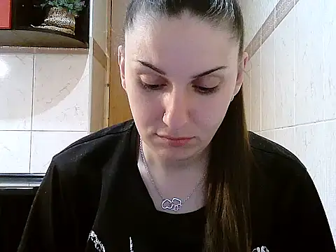 Snapshot of Yuliia30 chatting on April 8, 4:34 am Yuliia30 online show from April 8, 4:34 am