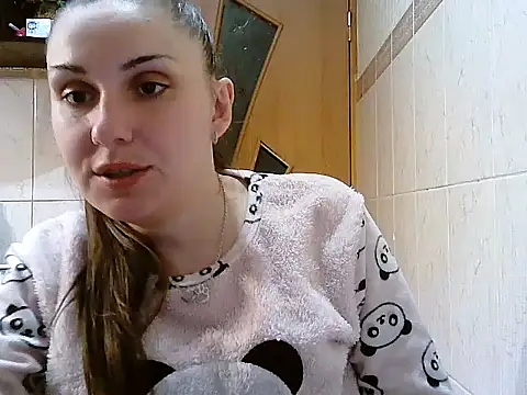 Snapshot of Yuliia30 chatting on April 17, 8:01 pm Yuliia30 online show from April 17, 8:01 pm