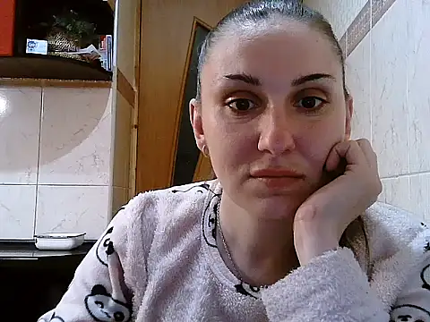 Snapshot of Yuliia30 chatting on April 18, 7:18 pm Yuliia30 online show from April 18, 7:18 pm