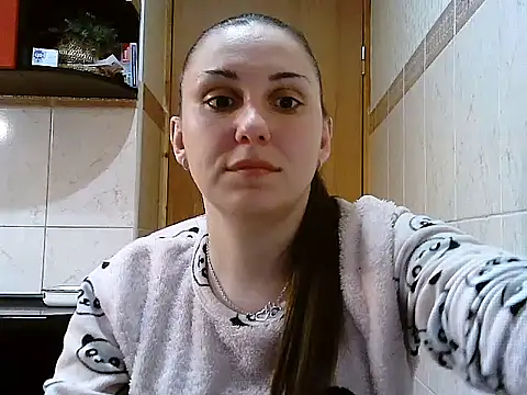 Snapshot of Yuliia30 chatting on April 18, 7:58 pm Yuliia30 online show from April 18, 7:58 pm