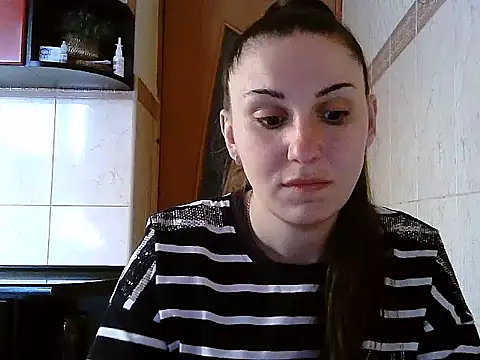 Snapshot of Yuliia30 chatting on April 19, 11:09 am Yuliia30 online show from April 19, 11:09 am