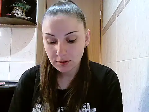 Snapshot of Yuliia30 chatting on April 24, 4:53 pm Yuliia30 online show from April 24, 4:53 pm