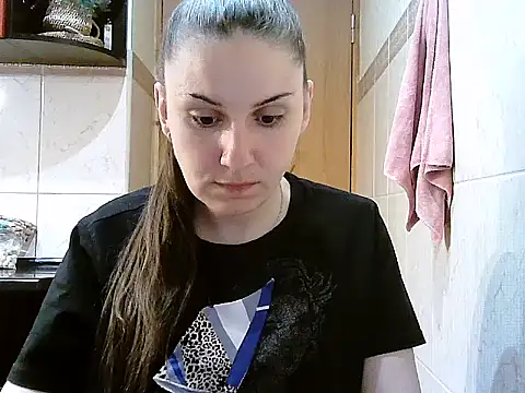 Snapshot of Yuliia30 chatting on April 29, 4:44 pm Yuliia30 online show from April 29, 4:44 pm