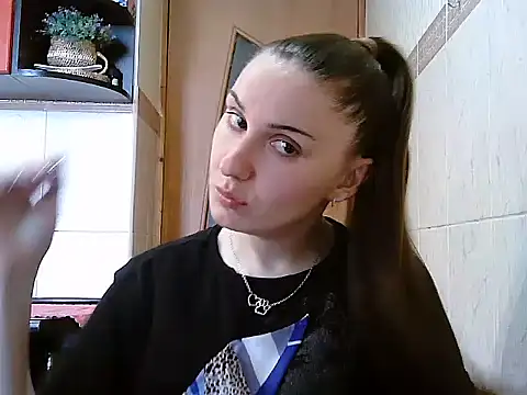 Snapshot of Yuliia30 chatting on May 1, 2:10 pm Yuliia30 online show from May 1, 2:10 pm