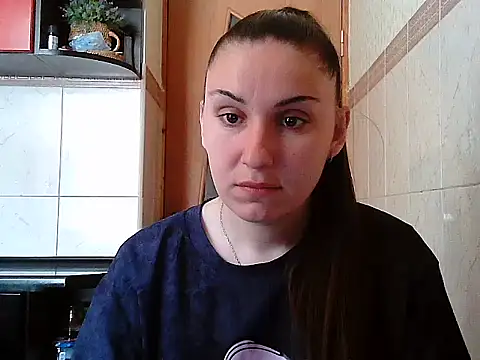 Snapshot of Yuliia30 chatting on May 9, 7:35 am Yuliia30 online show from May 9, 7:35 am