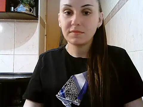 Snapshot of Yuliia30 chatting on May 13, 3:42 pm Yuliia30 online show from May 13, 3:42 pm
