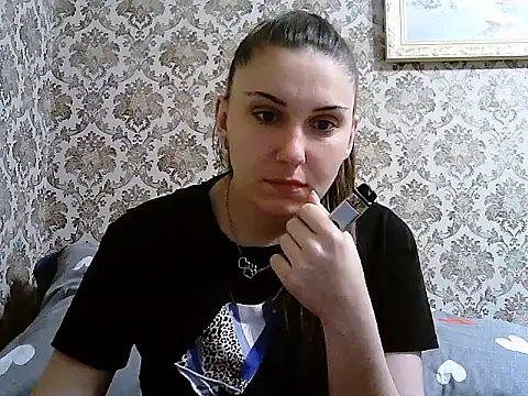 Snapshot of Yuliia30 chatting on May 14, 12:56 pm Yuliia30 online show from May 14, 12:56 pm