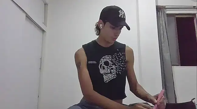 Snapshot of Axel_Twink1 chatting on February 3, 2:14 am Axel Twink1 online show from February 3, 2:14 am