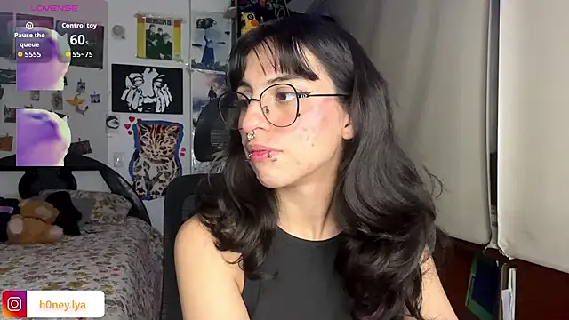 B0nnie H0ney online show from July 8, 1:54 am