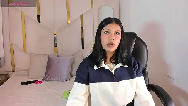 Salmaportman69 online show from February 14, 2:36 pm