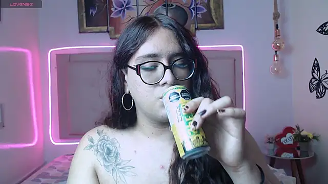 Snapshot of kathepickmanx chatting on February 4, 3:23 am kathepickmanx online show from February 4, 3:23 am