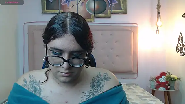 Snapshot of kathepickmanx chatting on February 5, 3:33 am kathepickmanx online show from February 5, 3:33 am