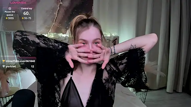 Snapshot of Molly_Pink_ chatting on February 25, 11:08 am Molly Pink online show from February 25, 11:08 am
