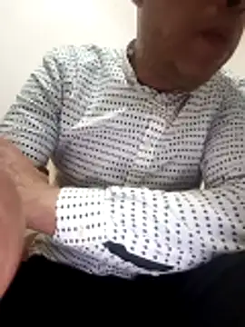 Snapshot of hmtrechaudd chatting on January 6, 1:15 pm hmtrechaudd online show from January 6, 1:15 pm