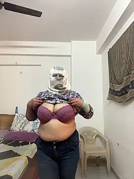 Snapshot of Miss-Jasmine chatting on February 25, 8:03 am Miss-Jasmine online show from February 25, 8:03 am