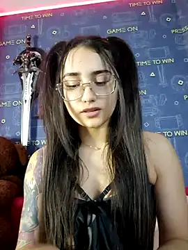 Snapshot of LittleX_Angel chatting on February 14, 12:03 pm LittleX Angel online show from February 14, 12:03 pm