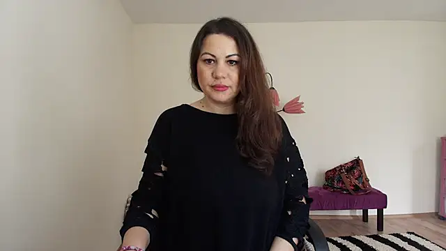 Snapshot of VixenVibesX chatting on April 21, 7:47 am VixenVibesX online show from April 21, 7:47 am