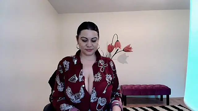 Snapshot of VixenVibesX chatting on May 9, 11:37 am VixenVibesX online show from May 9, 11:37 am