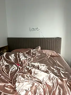 anna elfi online show from October 18, 10:16 am