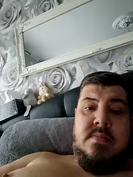 Snapshot of Mike3821 chatting on March 12, 10:48 am Mike3821 online show from March 12, 10:48 am