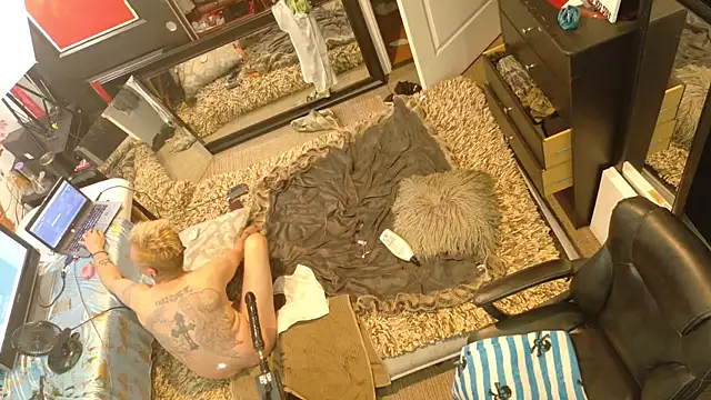 AQuickPhyx online show from March 16, 11:53 pm