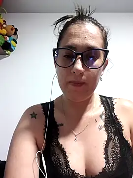 CHARLOTTE 1711 online show from November 4, 3:49 am