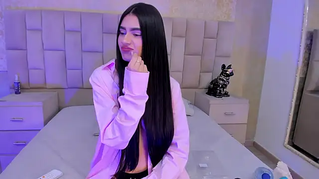 Snapshot of BellaaStorm chatting on February 1, 3:39 pm BellaaStorm online show from February 1, 3:39 pm