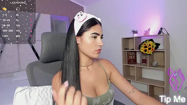 Snapshot of BellaaStorm chatting on September 22, 1:13 pm BellaaStorm online show from September 22, 1:13 pm