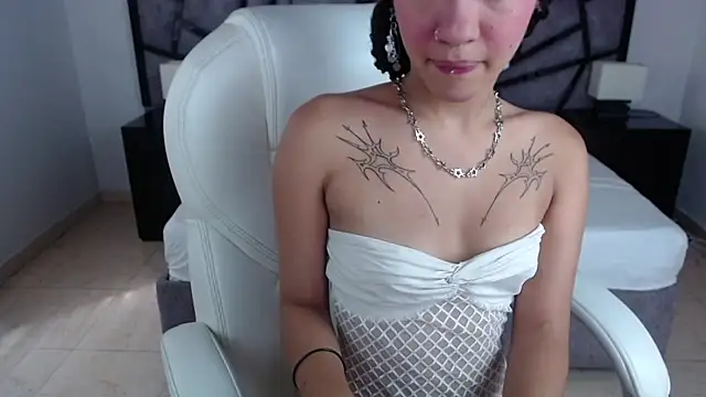 Snapshot of ilitzy_cardona chatting on February 17, 6:48 pm ilitzy cardona online show from February 17, 6:48 pm