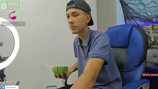 Snapshot of HarolddXL chatting on October 30, 1:23 pm HarolddXL online show from October 30, 1:23 pm