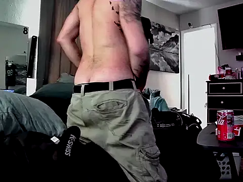 Snapshot of 1badfucka chatting on February 25, 4:53 pm 1badfucka online show from February 25, 4:53 pm