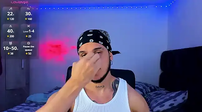 Snapshot of austinoficial chatting on January 22, 2:04 am austinoficial online show from January 22, 2:04 am