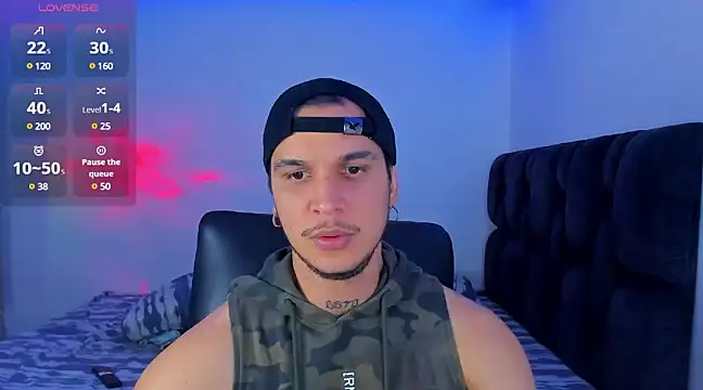 Snapshot of austinoficial chatting on February 2, 1:34 am austinoficial online show from February 2, 1:34 am