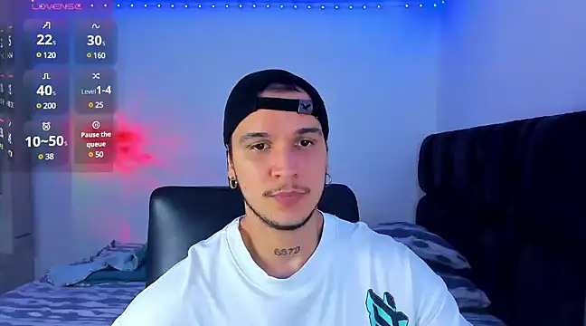 Snapshot of austinoficial chatting on February 5, 11:39 pm austinoficial online show from February 5, 11:39 pm